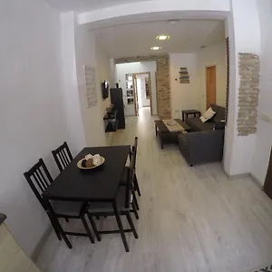 https://apartamento-cristo-de-la-yedra-con-parking.es-andalucia.com