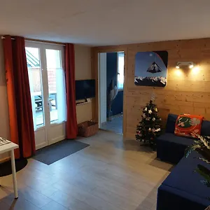 https://studio-au-pied-des-montagnes.hotels-rhonealpes.com